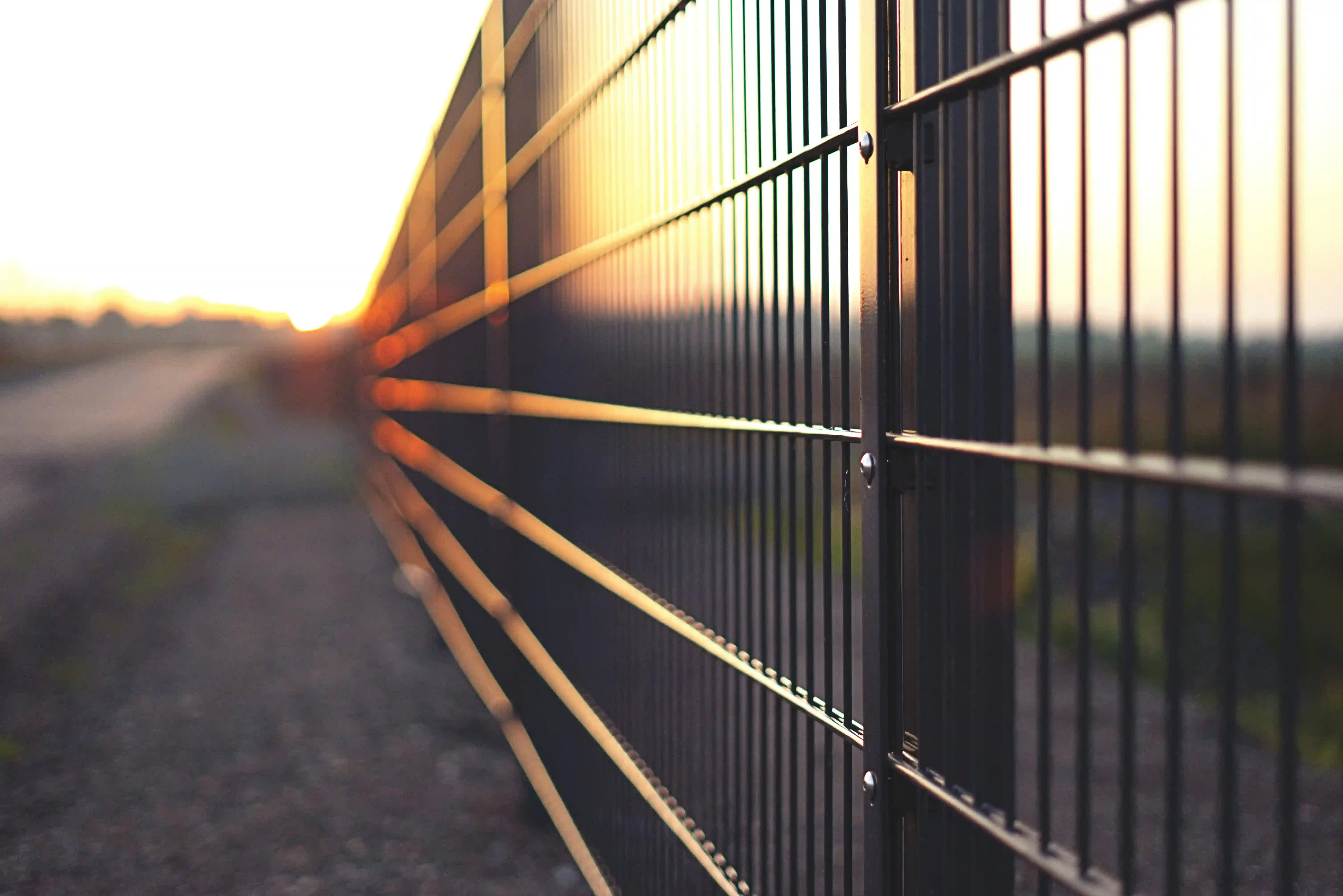 fencing contractors